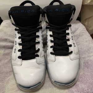 Jordan 6-17-23
White/College Blue-Black